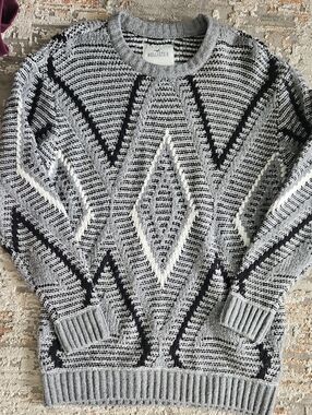 Hollister Gray, Black & White Geometric Knit Crewneck